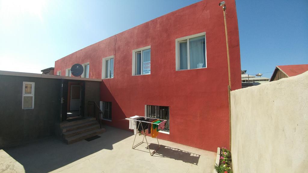 Town Yard Hostel Ulaanbaatar Exterior foto
